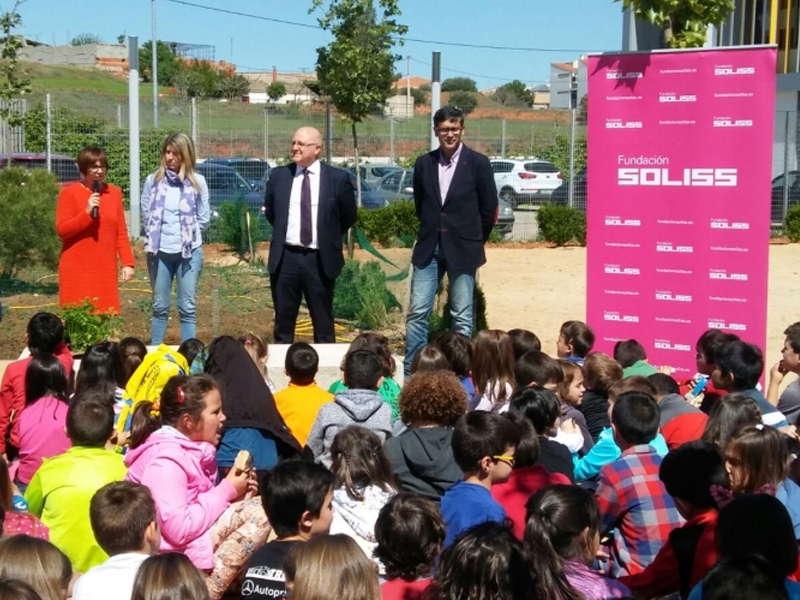 El colegio de Motilla del Palancar tendrá un huerto solidario gracias a la Fundación Soliss - imagen 1