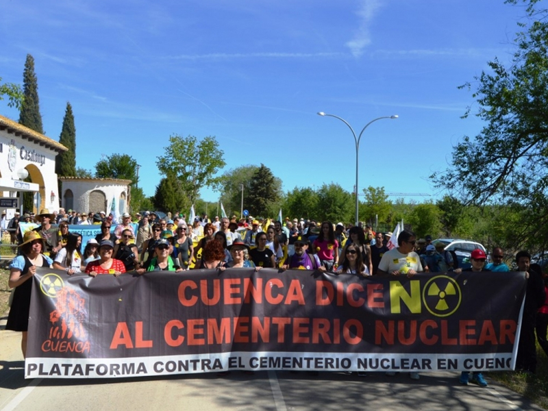 Más de 300 personas vuelven a marchar contra el ATC de Villar de Cañas - imagen 1