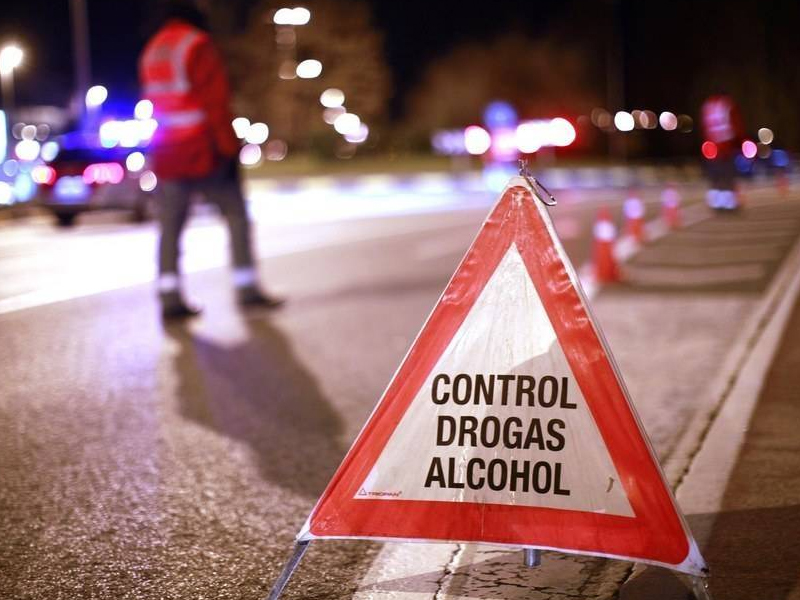 Los positivos en alcoholemia bajan en Castilla La Mancha pero se disparan los de drogas - imagen 1