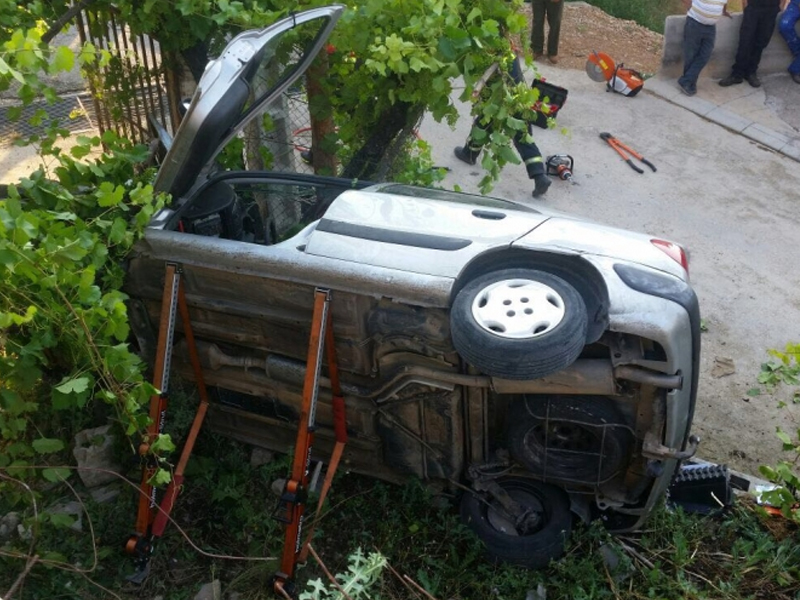 Un varón de 52 años sufre una salida de vía en el casco urbano de Enguídanos - imagen 1