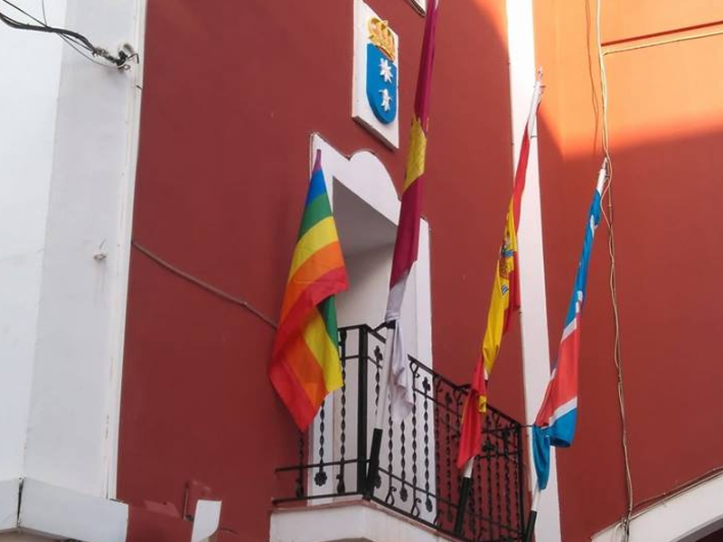 La bandera LGTBI ondeará en el Ayuntamiento de Motilla durante toda esta semana - imagen 1