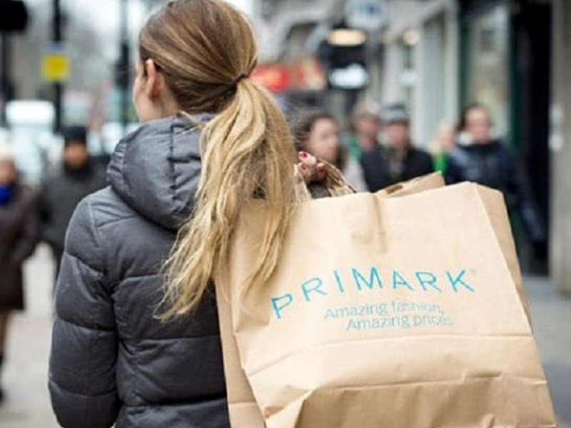 Primark retira miles de chanclas del mercado por contener un producto cancerígeno - imagen 1