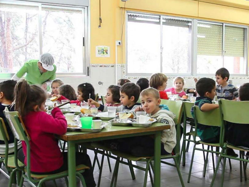 Castilla-La Mancha concederá el próximo curso 13.000 ayudas de comedor, 1.012 más que el pasado - imagen 1