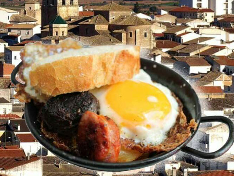 Catorce bares participan con sus propuestas únicas en la VII Ruta de la tapa de Iniesta 10/08/2017 MANCHUELA Catorce bares participan con sus propuestas únicas en la VII Ruta de la tapa de Iniesta - imagen 1