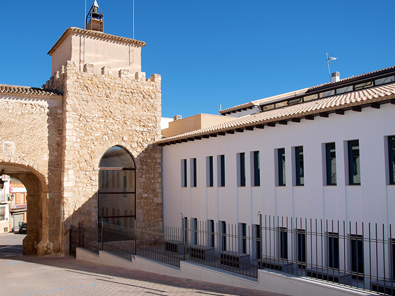 Iniesta busca monitores deportivos - imagen 1