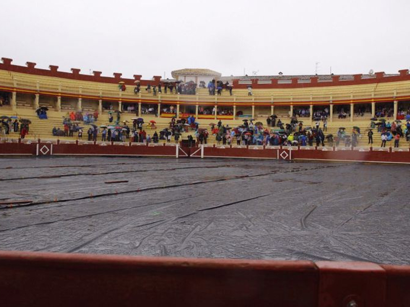 Suspendida la tercera corrida de la Feria de San Julián por la lluvia - imagen 1