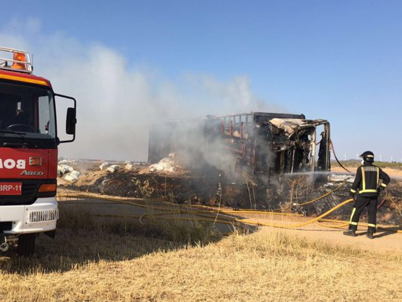 Fallece un camionero al incendiarse su vehículo en Villamayor de Santiago - imagen 1