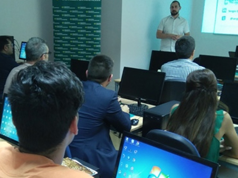 Unos 20 alumnos asisten a la jornada ‘LinkedIn para negocios’ - imagen 1