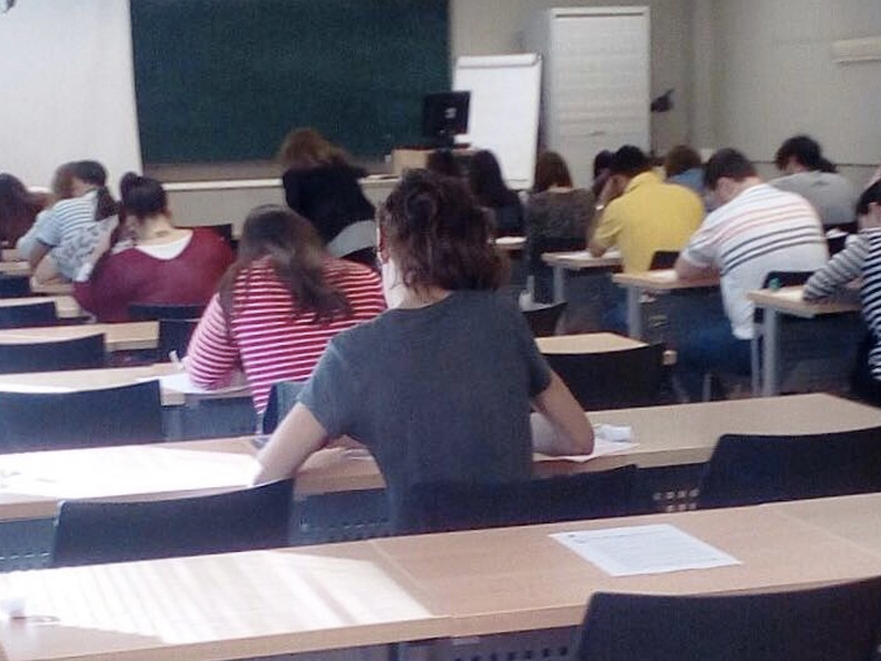 Un total de 684 personas se examinan en Cuenca de las oposiciones de administrativo de la Junta - imagen 1