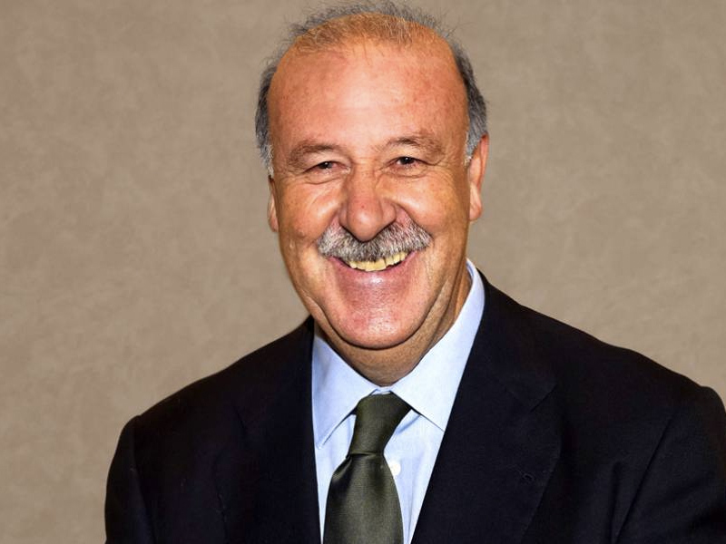 Vicente del Bosque, invitado de lujo para el 30 Aniversario de la Peña Madridista "Santo Niño" de Valera - imagen 1