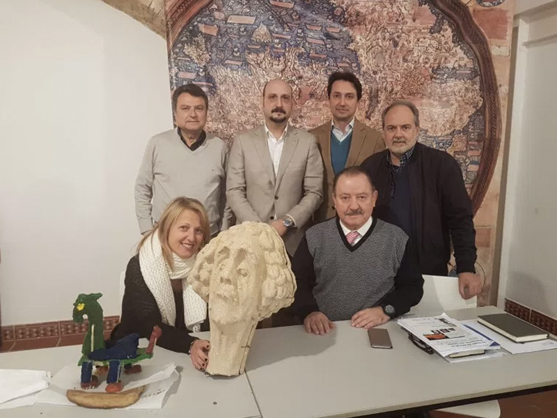 Una ingeniera con raíces en Motilla del Palancar crea un material para construir Fallas ecológicas con paja de arroz - imagen 1