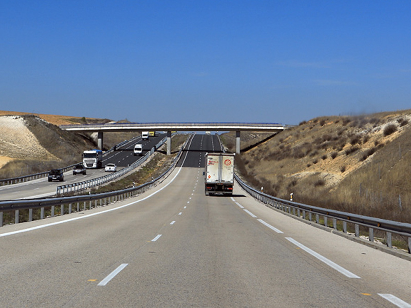 Fallece atropellado un hombre de 46 años en la A-3 mientras cambiaba una rueda - imagen 1