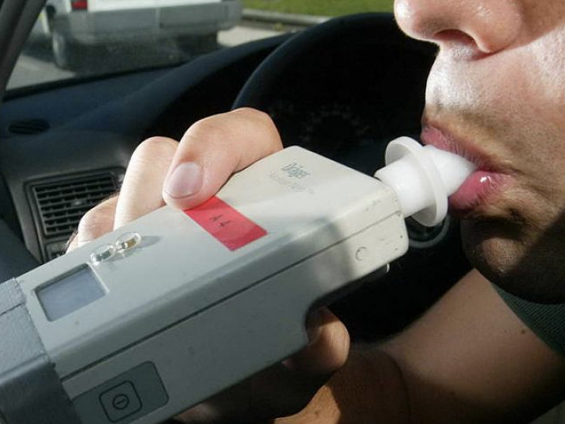 Cuenca premia con cheques de gasolina a los jóvenes conductores que no beban - imagen 1