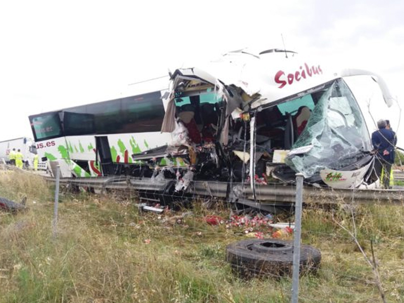 Accidente camion y bus