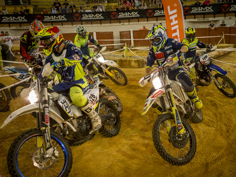 Gran espectáculo en Motilla del Palancar en la inauguración del Open de Superenduro - imagen 1
