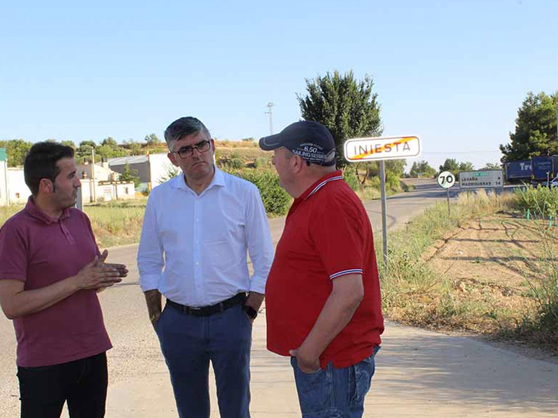 Adjudicadas las obras de rehabilitación de la CM-3222 entre Iniesta y Ledaña - imagen 1