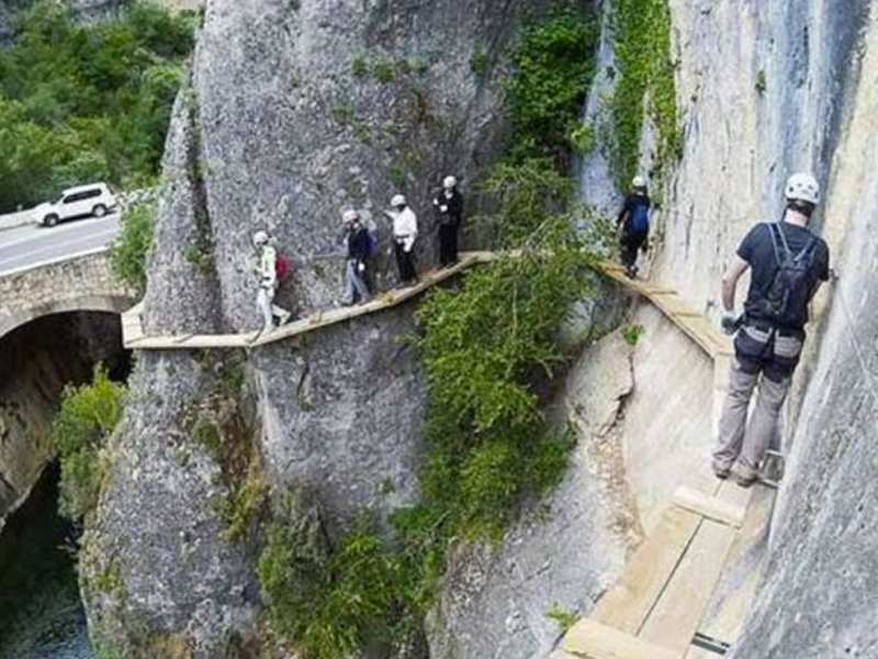 Comienza la reparación de la vía ferrata de Priego - imagen 1