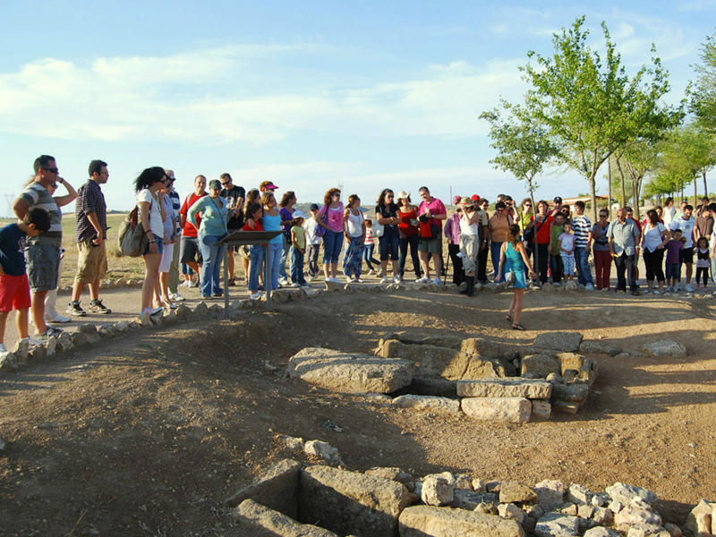 Horario ininterrumpido y visitas guiadas gratuitas en Segóbriga por el Puente de la Constitución - imagen 1