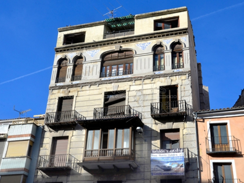 Recogen firmas contra la demolición de la fachada del Edificio Catalina de Cuenca - imagen 1