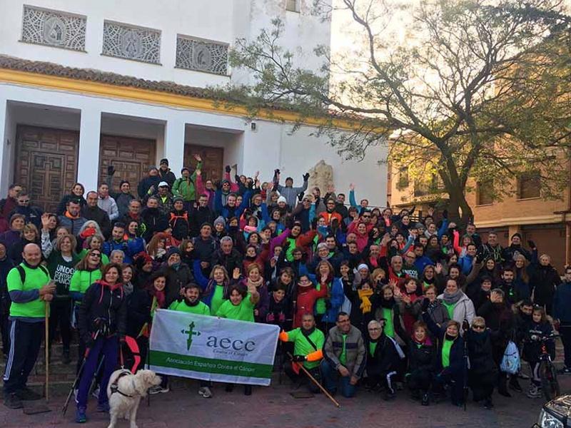 Multitudinaria y solidaria marcha contra el Cáncer en Valera de Abajo - imagen 1