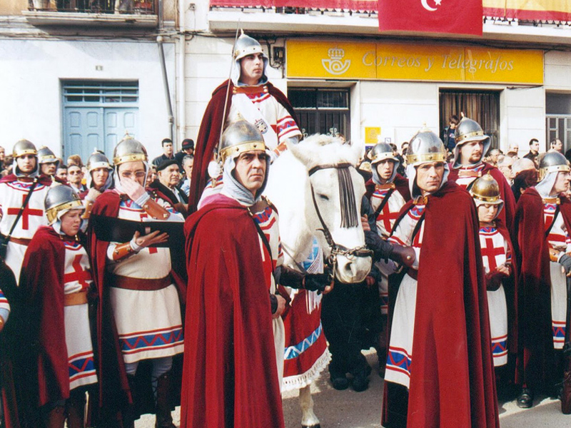 Los Moros y Cristianos de Valverde de Júcar (Cuenca) batallan para hacerse con la imagen del Santo Niño - imagen 1