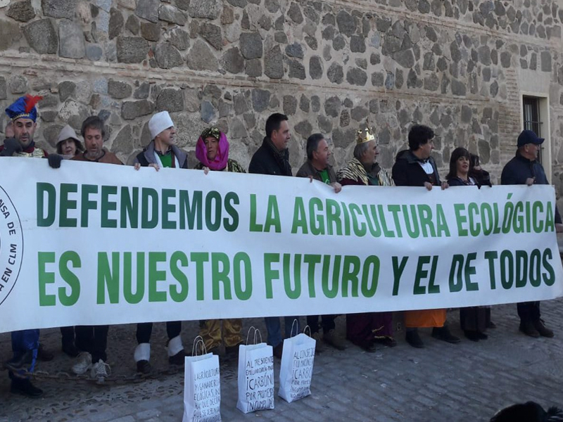 Agricultores ecológicos entregan carbón a la Junta - imagen 1
