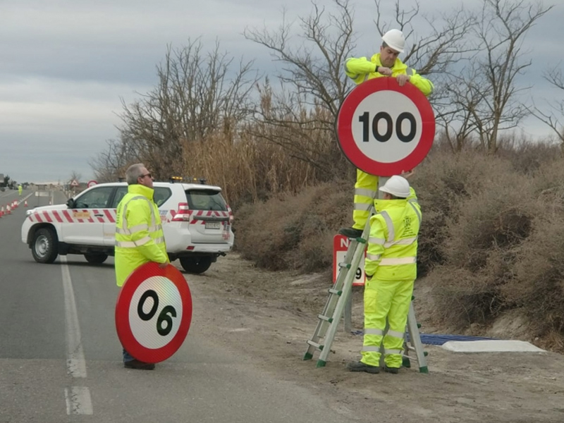 De 100 a 90 en 359 señales de tráfico de Castilla-La Mancha - imagen 1