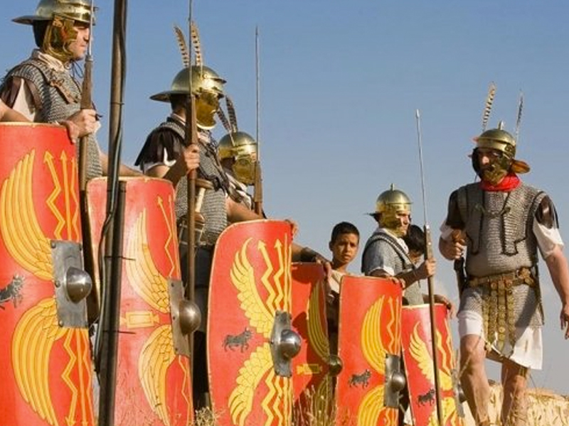 Valeria busca entre sus vecinos a actores para encarnar personajes históricos - imagen 1