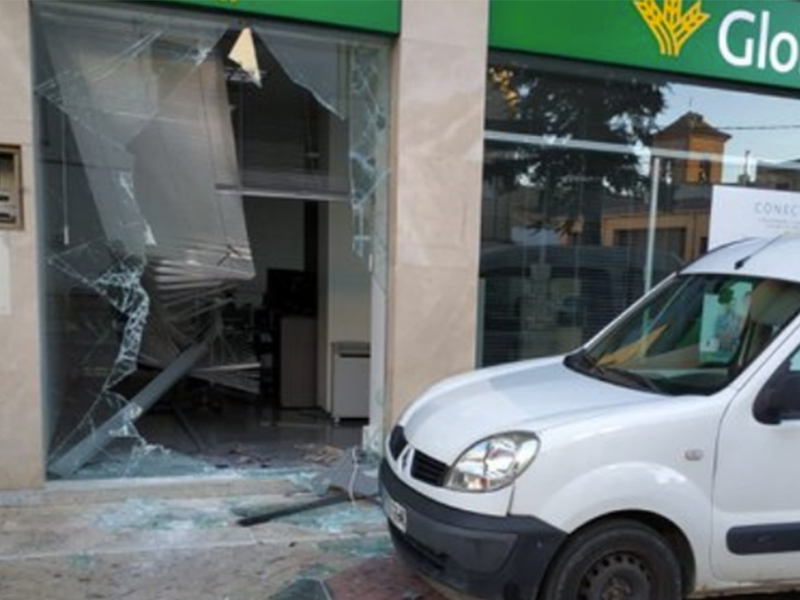Se llevan un cajero automático entero en Socovos, Albacete - imagen 1