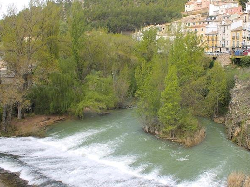 El río Júcar a su paso por Cuenca capital registra su segundo caudal más alto en 2019 - imagen 1