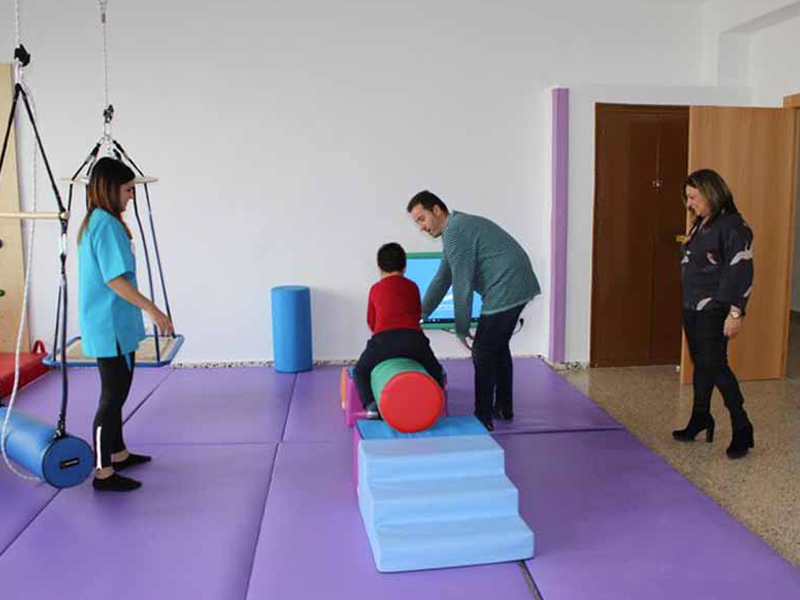 El Ayuntamiento de Iniesta equipa a COCEMFE con una sala de integración sensorial - imagen 1