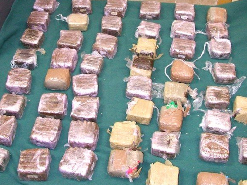 Dos detenidos en Cuenca sorprendidos en su coche con más de 25 kilos de hachís - imagen 1