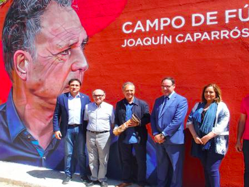 Joaquín Caparrós Camino ya da nombre a 'La Bene' tras un emotivo y multitudinario homenaje - imagen 1