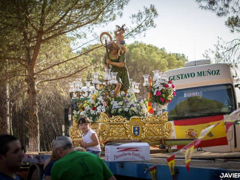 San Cristóbal organizará la Carpa Joven y los hosteleros gestionarán la barra - imagen 1