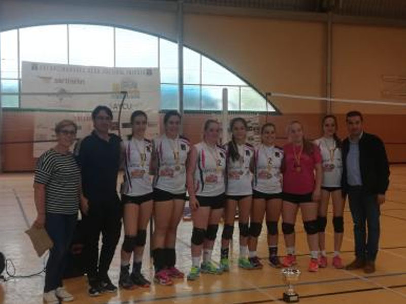 Más de cien participantes en Iniesta en la primera Copa Miguel Ángel García Pajarón de voleibol - imagen 1