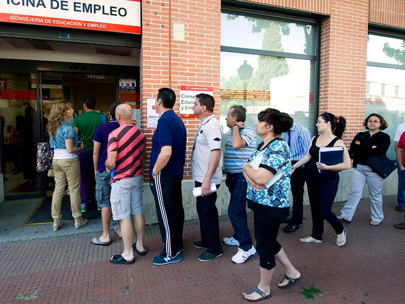 El paro baja en 290 personas en julio en Castilla-La Mancha hasta los 163.035 desempleados - imagen 1