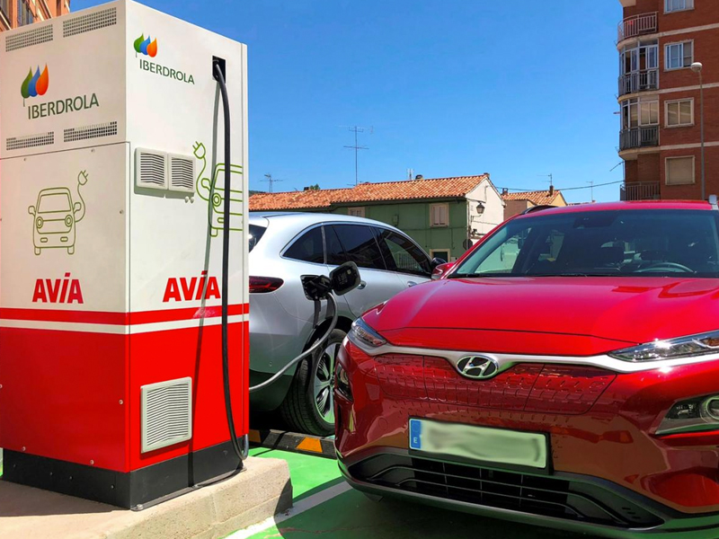 Iberdrola y AVIA instalan sus primeros puntos de recarga rápida de coches eléctricos en Cuenca - imagen 1