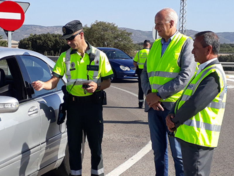 La falta de uso del cinturón de seguridad es la tercera causa de multas en Cuenca - imagen 1