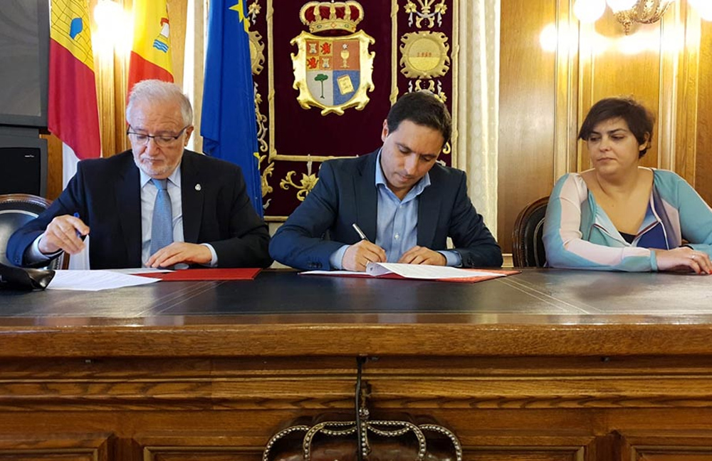 Diputación de Cuenca renueva el convenio con Cruz Roja para formar a 200 personas en el uso de desfibriladores - imagen 1