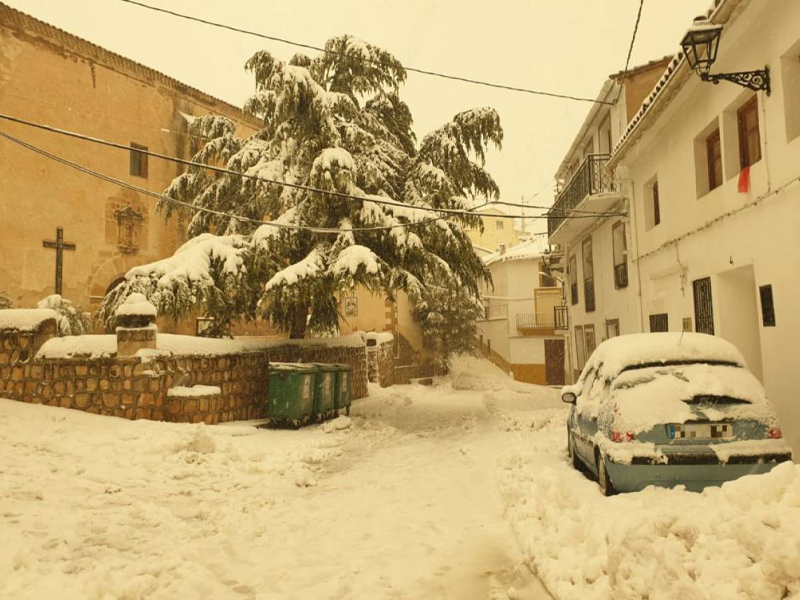Más de un millar de alumnos y medio centenar de rutas afectados por la nieve - imagen 1