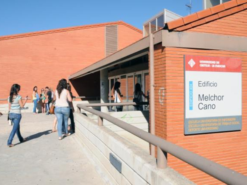 73 estudiantes del Campus de Cuenca se ofrecen como voluntarios a los servicios de salud - imagen 1