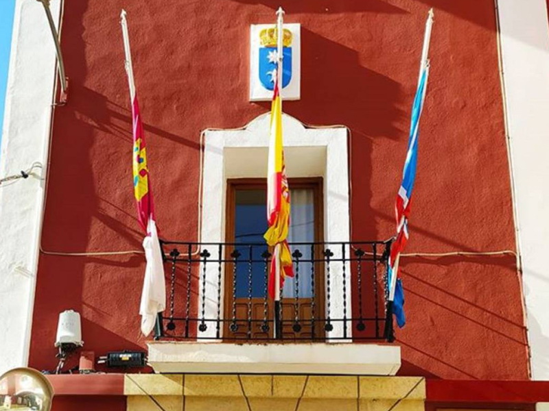 Banderas a media asta en los ayuntamientos de la Manchuela - imagen 1