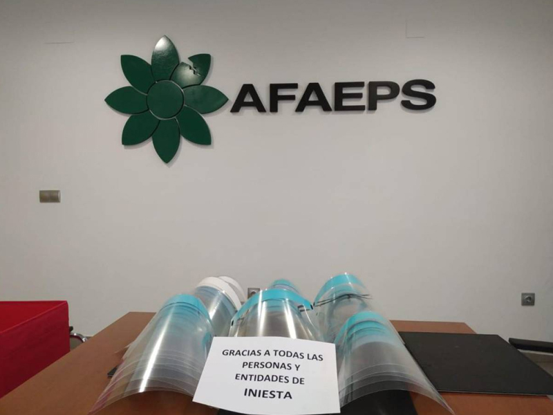 Iniesta ha repartido más de 4000 pantallas protectoras a sanitarios - imagen 1