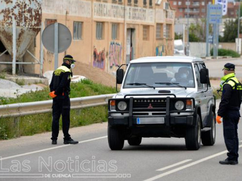 Desde este lunes podrán viajar dos personas por fila en los vehículos particulares - imagen 1