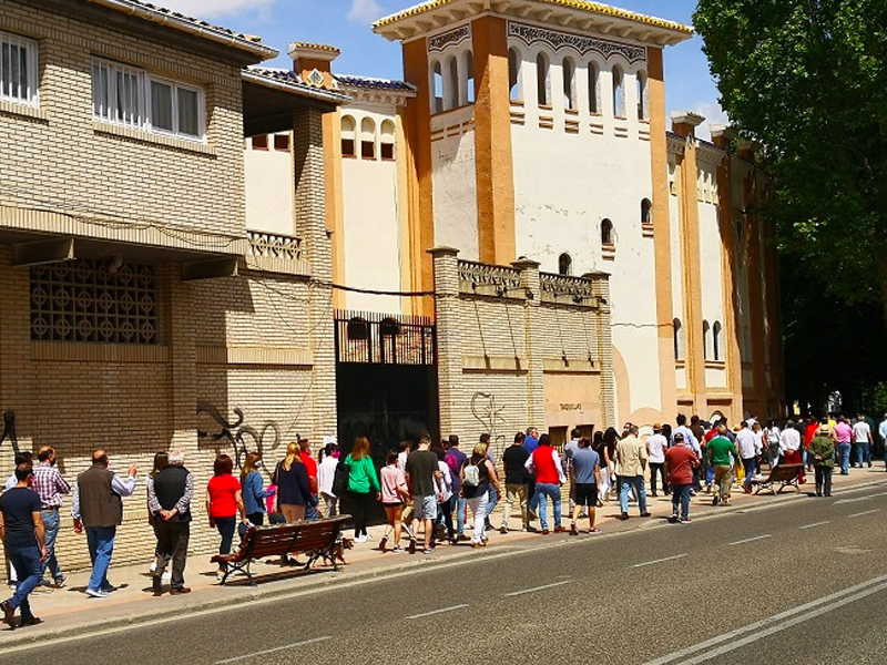 La afición taurina de Cuenca da la vuelta al ruedo reivindicando "la fiesta" - imagen 1