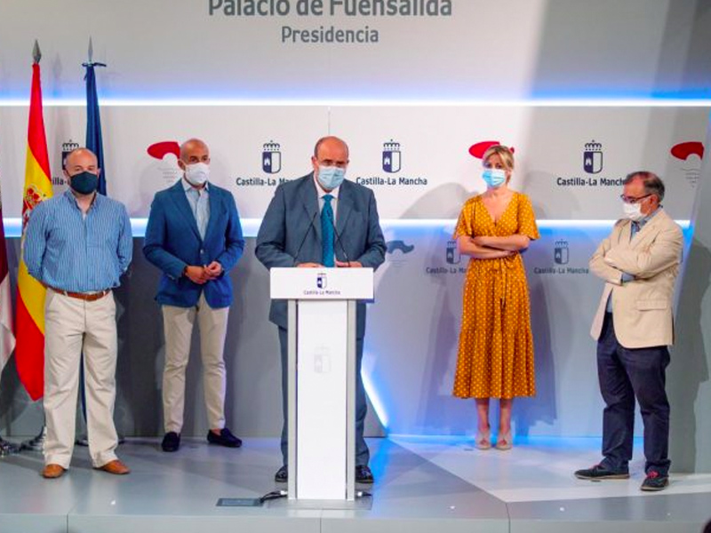 Castilla-La Mancha, primera región en dotarse de una reserva de material sanitario contra la COVID-19 - imagen 1