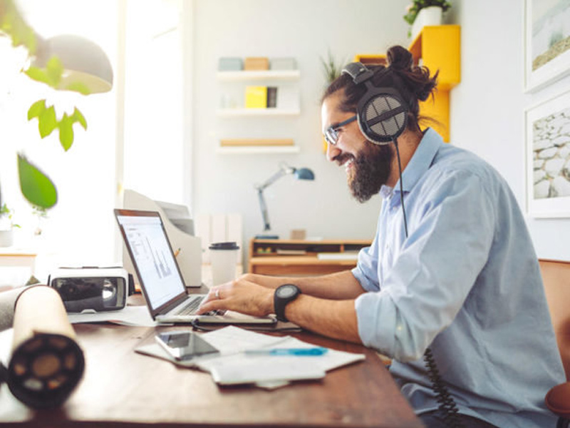 Entra en vigor tras su publicación la nueva Ley que regula en teletrabajo en España - imagen 1