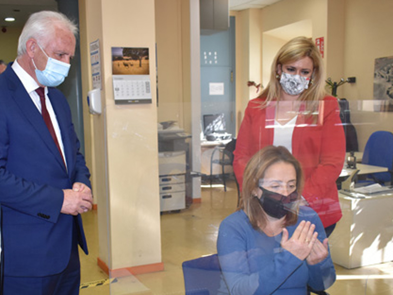 C-LM es la primera región con Oficinas de Información y Registro accesibles a personas con discapacidad auditiva - imagen 1