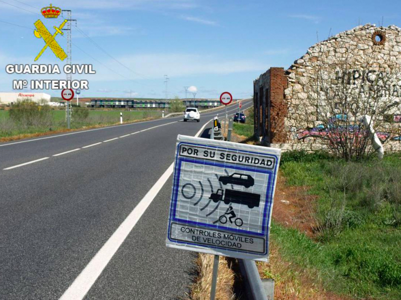 Investigan a una conductora que circulaba por la A-3 a 226km/h a la altura de Motilla del Palancar - imagen 1