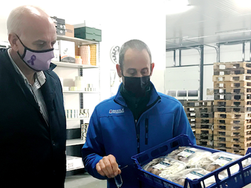 Rodríguez conoce en La Jara la apuesta del sector del champiñón y las setas - imagen 1